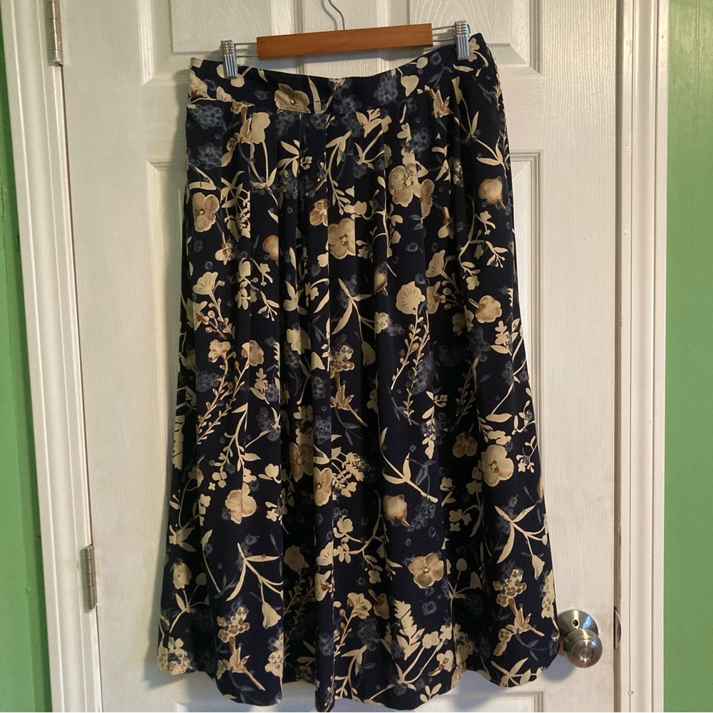 Vintage First Option long navy blue pleated floral skirt size 1X